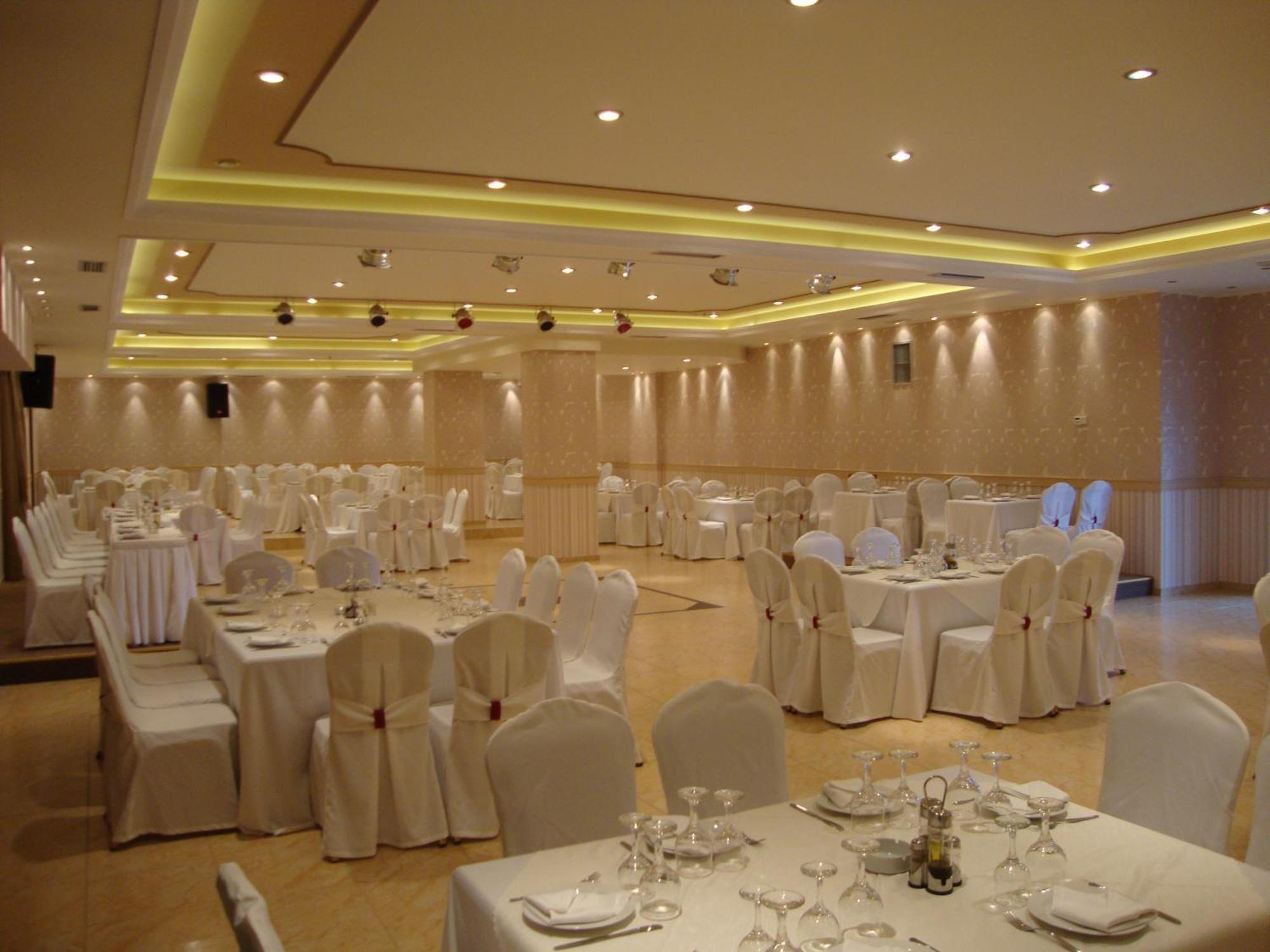 Selefkos Palace Игуменица Екстериор снимка